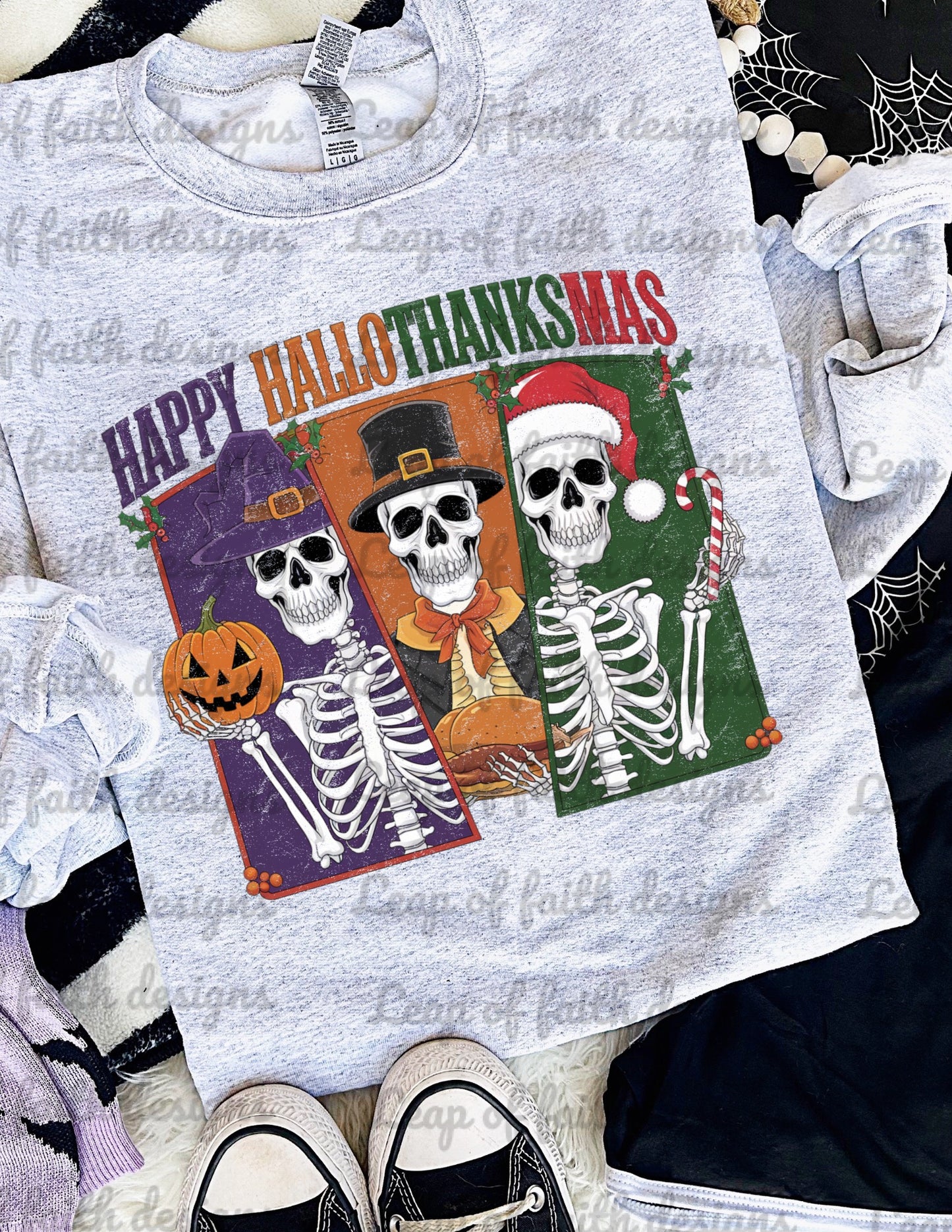 Skeleton happy Hallothanksmas